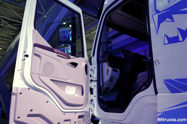 Dongfeng H7pro 6X4(10 wheels) Hydrogen Fuel Tractor Truck Microvast 80kWh Cab (2) | 86Trucks