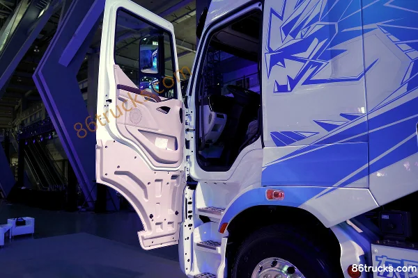 Dongfeng H7pro 6X4(10 wheels) Hydrogen Fuel Tractor Truck Microvast 80kWh Cab (1) | 86Trucks