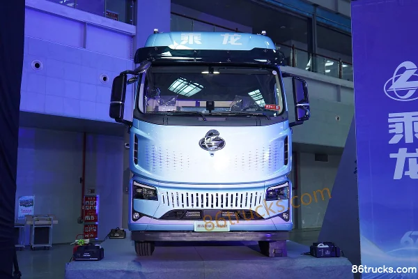 Dongfeng Yiwei 5 Super Power 6X4(10 wheels) Electric Tractor Truck Dongfeng 422kWh Exterior (2) | 86Trucks