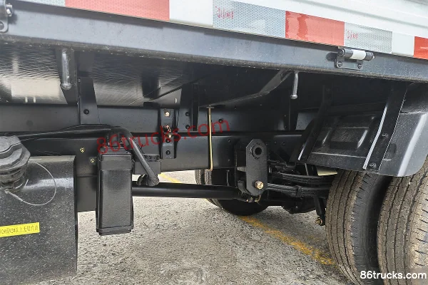 Dongfeng T7 Pro 1.6L Gasoline 120hp 4X2(6 wheels) 5-Speed 3.8m Single Row Flatbed Micro Truck Chassis (2) | 86Trucks
