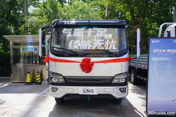 Sinotruk HOWO Hanjiang H3 3L LNG 140 hp 4X2(6 wheels) Fast Gear 8-Speed 4.15m Single Row Flatbed Cargo Truck Exterior (2) | 86Trucks