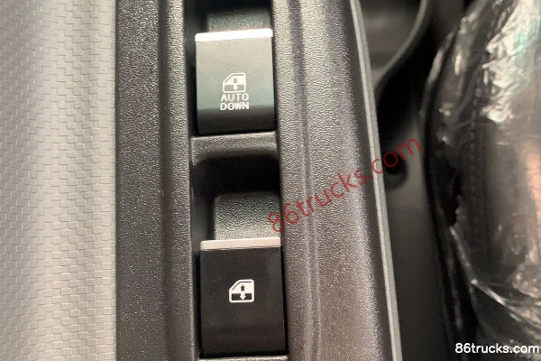 JAC S3 All-Power Edition 2.2L Diesel 129 hp 4X2(6 wheels) Xingrui 5-speed 3.52m Half-Row Stake Micro Truck Cab (3) | 86Trucks