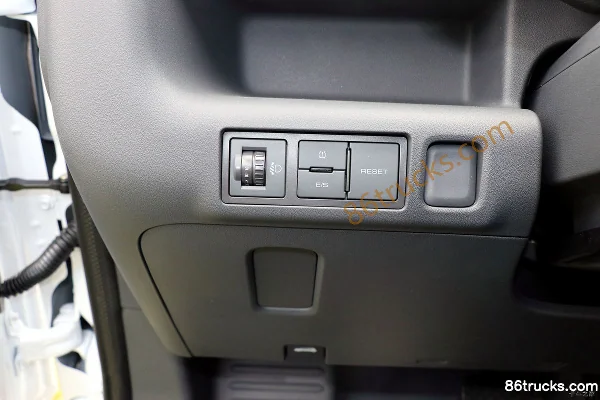 Wuling Yangguang Pro 6-Seat Electric Multi-Purpose Passenger Vehicle Cab (3) | 86Trucks