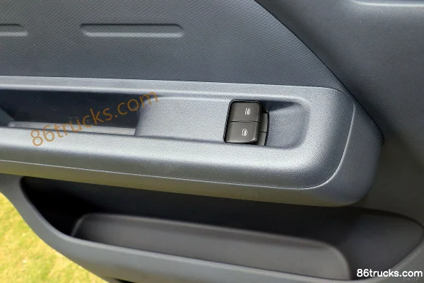Wuling Yangguang Pro 6-Seat Electric Multi-Purpose Passenger Vehicle Cab (2) | 86Trucks