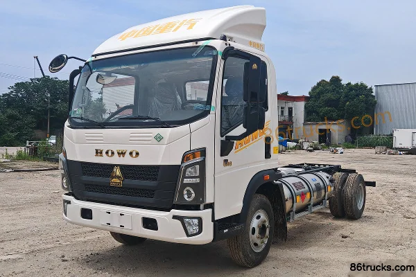 Sinotruk Hanjiang 140 ch 4X2(6 roues) LNG camion frigorifique 4,08 m Extérieur (3) | 86Trucks