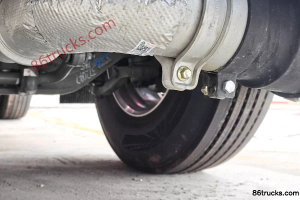Sinotruk HOWO TS version Woying diesel 490 ch 6X4(10 roues) 12 vitesses tracteur routier pour matières dangereuses Châssis (3) | 86Trucks