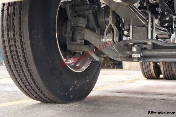 Sinotruk HOWO TS version Woying diesel 490 ch 6X4(10 roues) 12 vitesses tracteur routier pour matières dangereuses Châssis (2) | 86Trucks