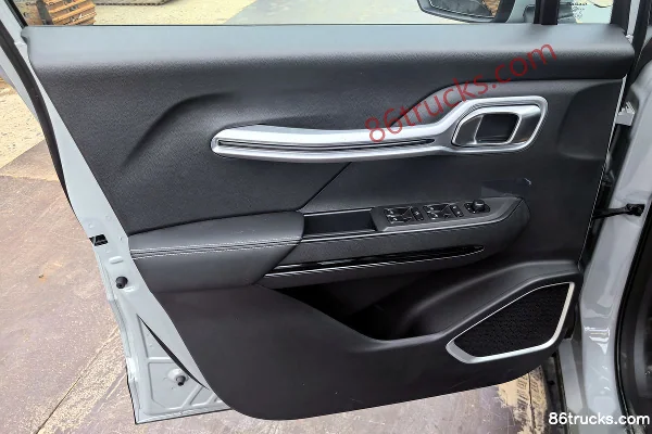 Geely Jingang modèle 2026 version premium double cabine pick-up hybride rechargeable longue caisse 19,09 kWh (1) | 86Trucks