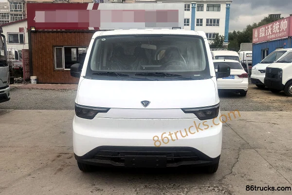 Jinhu EV80 2026 5-Seat Short Wheelbase Low Roof Pure Electric Light Bus CATL 41.86kWh Exterior (2) | 86Trucks