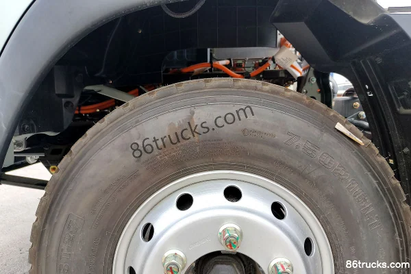 Sinotruk HOWO Tongshuai 4,15 m cabine simple fourgon électrique pur à ridelles Weichai 150.83kWh 4X2(6 roues) Châssis (2) | 86Trucks